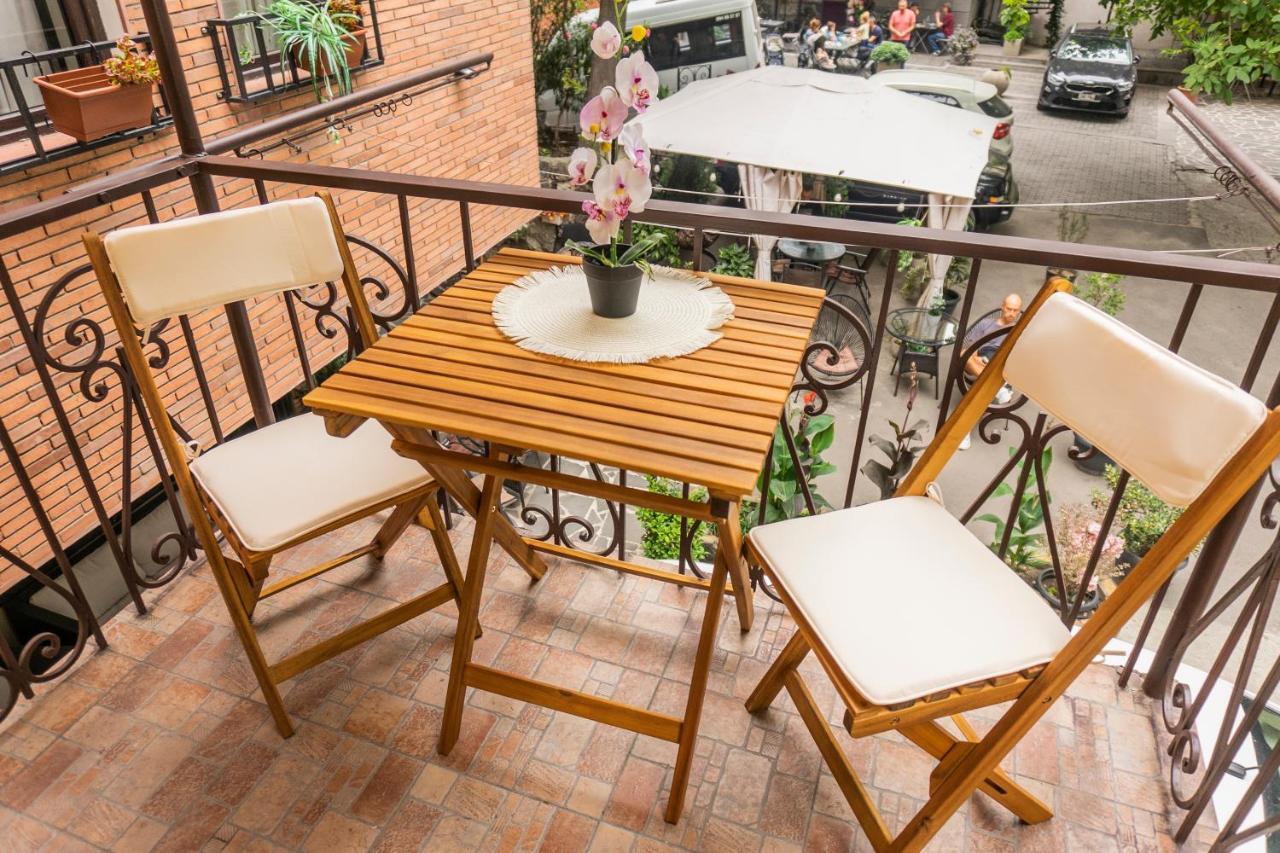Heart Of The Old Tbilisi Apartment Exterior photo